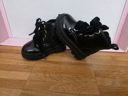 Kinderstiefel H&M Lack schwarz Grösse 18/19 🎀👑