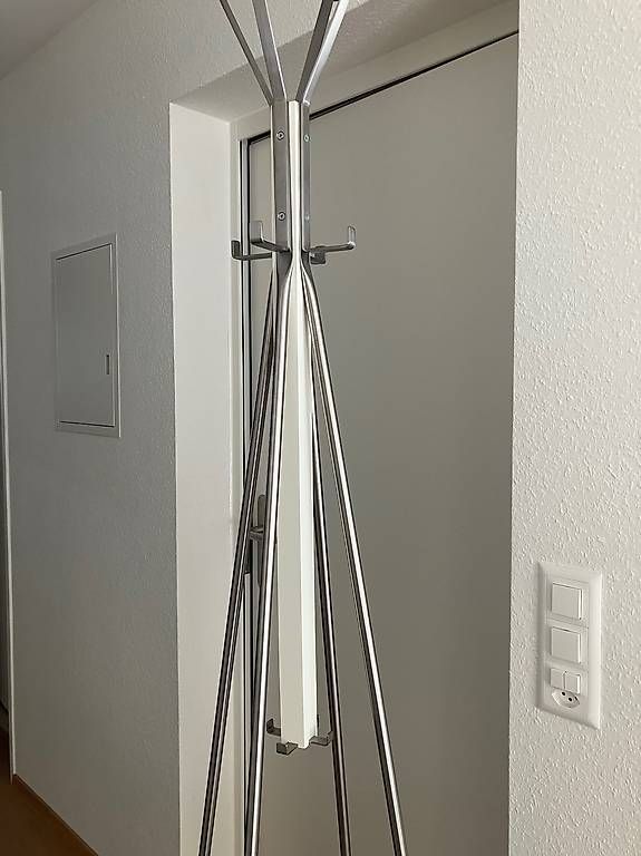 Garderobe: Design-Garderobe für den Eingangsbereich – Gebraucht aus Baar von leo_j8vl 3