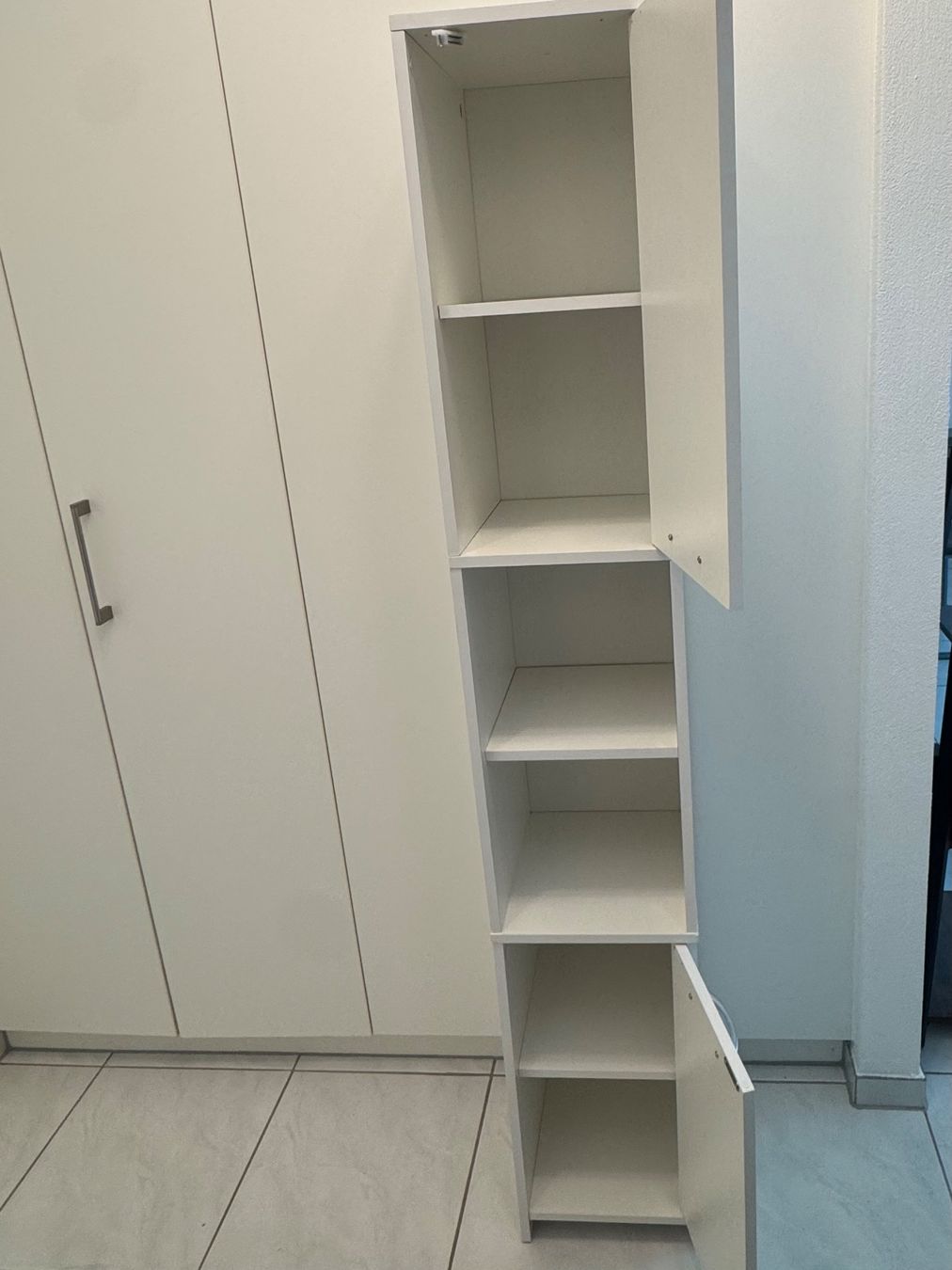 Armadi: Badezimmerschrank Casaria – Usato da Chur venduto da USK_Master