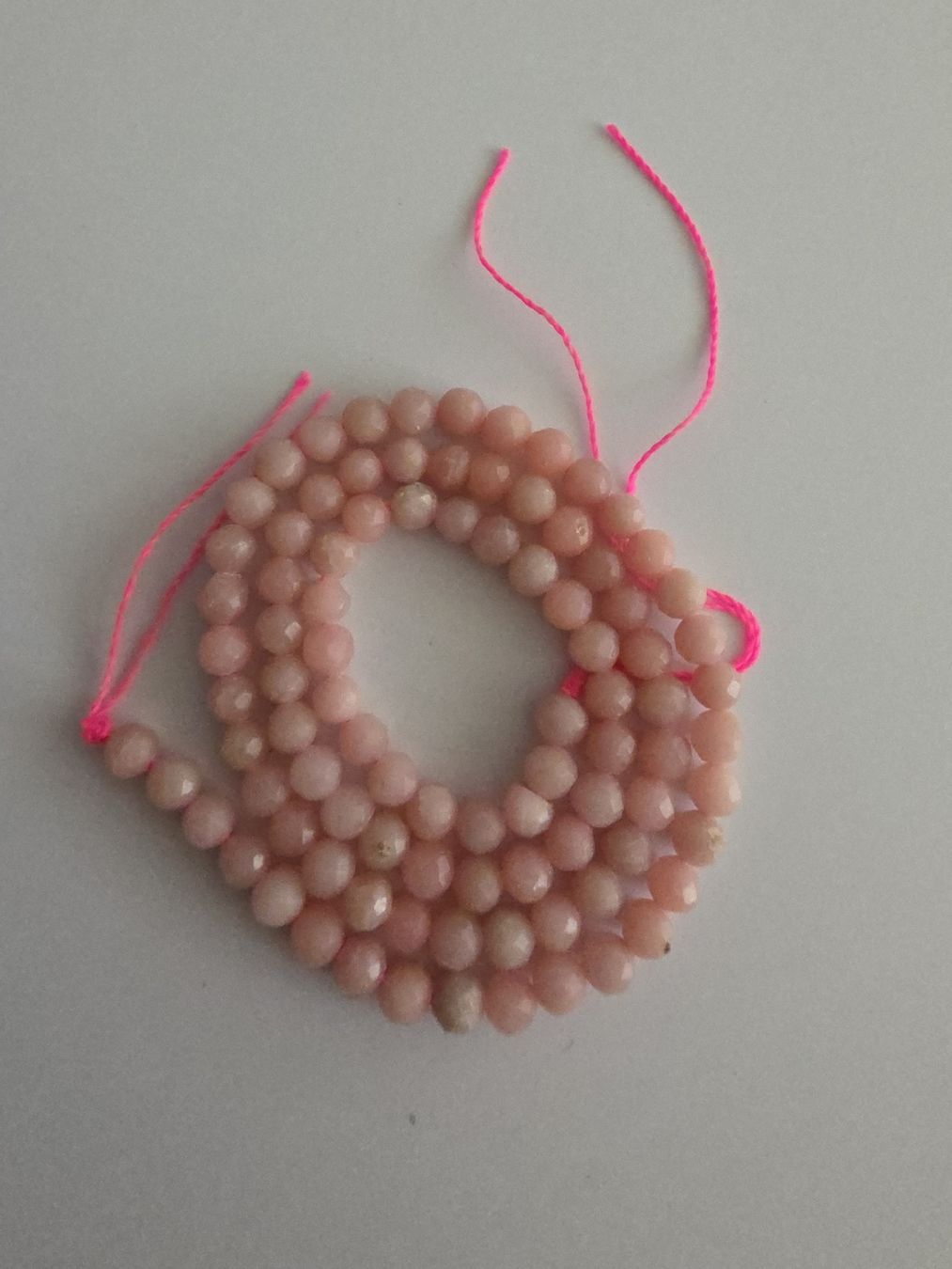 Minerali & Pietre curative: Opal rosa facettiert 4mm. Strang – Nuovo e nell'imballaggio originale da Menziken venduto da Mirager 2