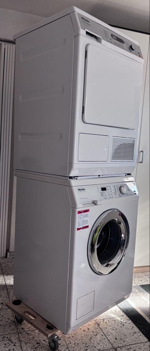 Miele Lavatrici: Miele Waschturm Set – Usato da Aesch LU venduto da thomasmueller 2
