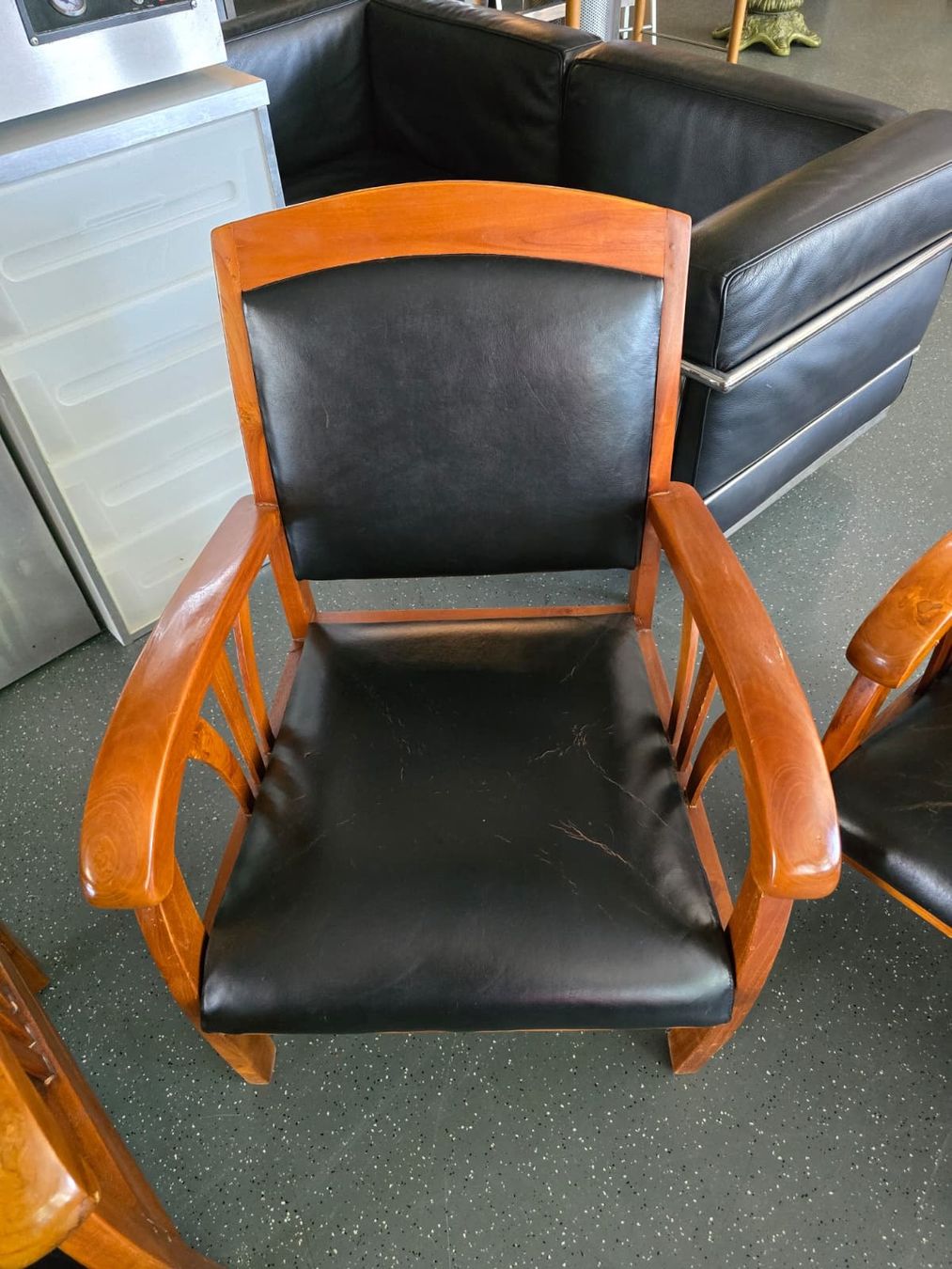 Poltrone: 4 fauteuils placets/dossiers cuirs. Dès 1.- – Usato da St-Maurice venduto da antikdestok 8