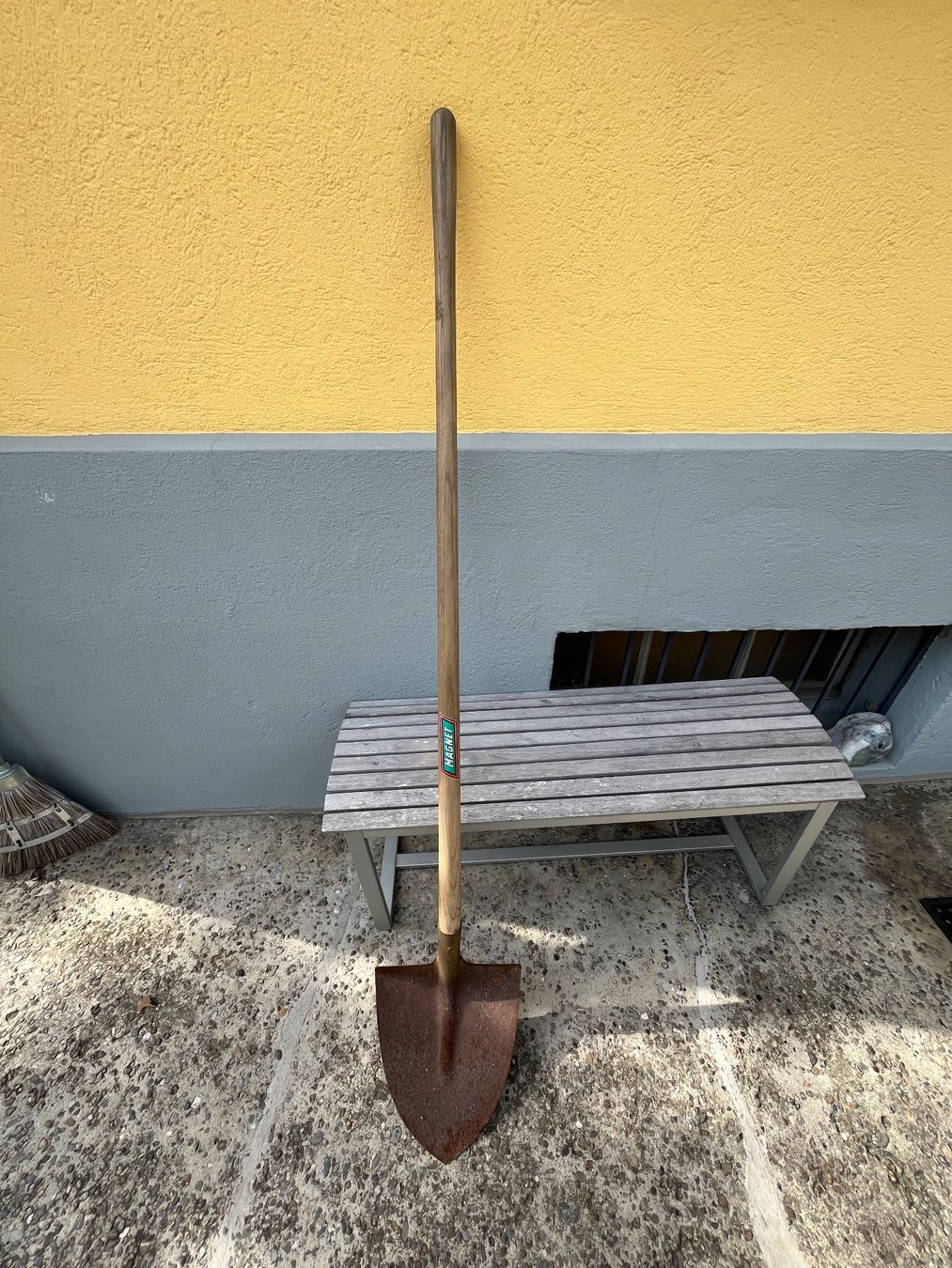 Tutti gli attrezzi: **Gartenschaufel** – Usato da Thun venduto da Koala100