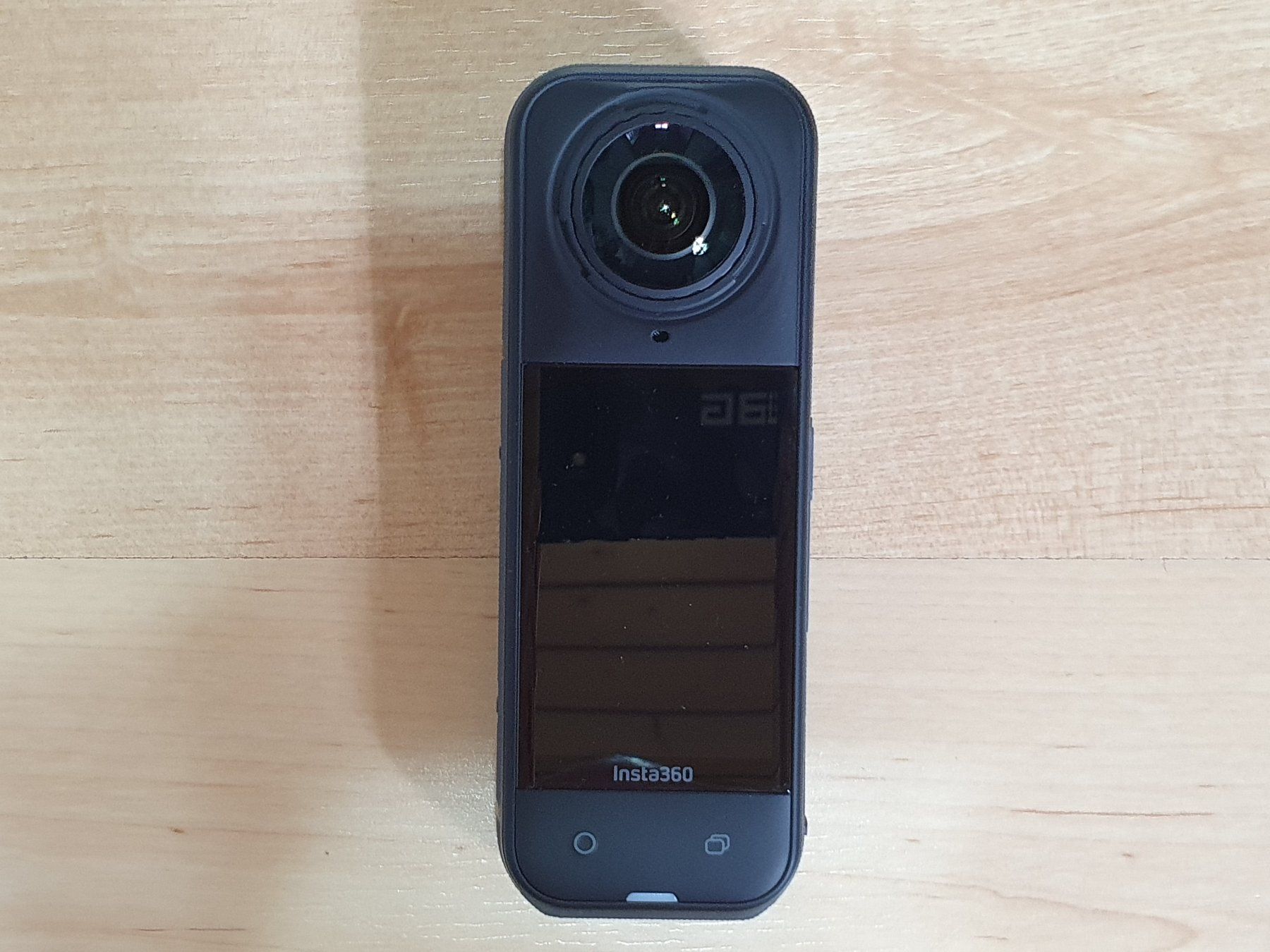 Insta360 Action Cam: Insta360 X5 Essentials Bundle + Extras – Nuovo (secondo la descrizione) da Luzern venduto da .Rafael. 1