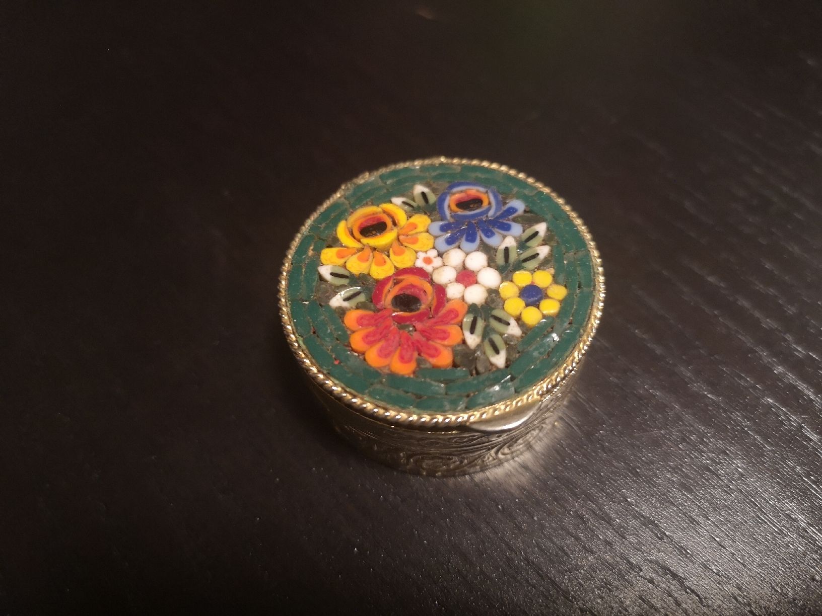Sonstige Kosmetik & Pflege: die kleine Dose eignet sich für Pillen oder Schmuck   – Gebraucht aus Dietikon von aro_mr6l