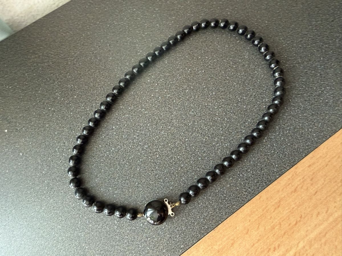 Catenine: Schwarze Vintage-Halskette aus Stein oder Glas – Usato da Lamone venduto da LaCantinaMagica 6