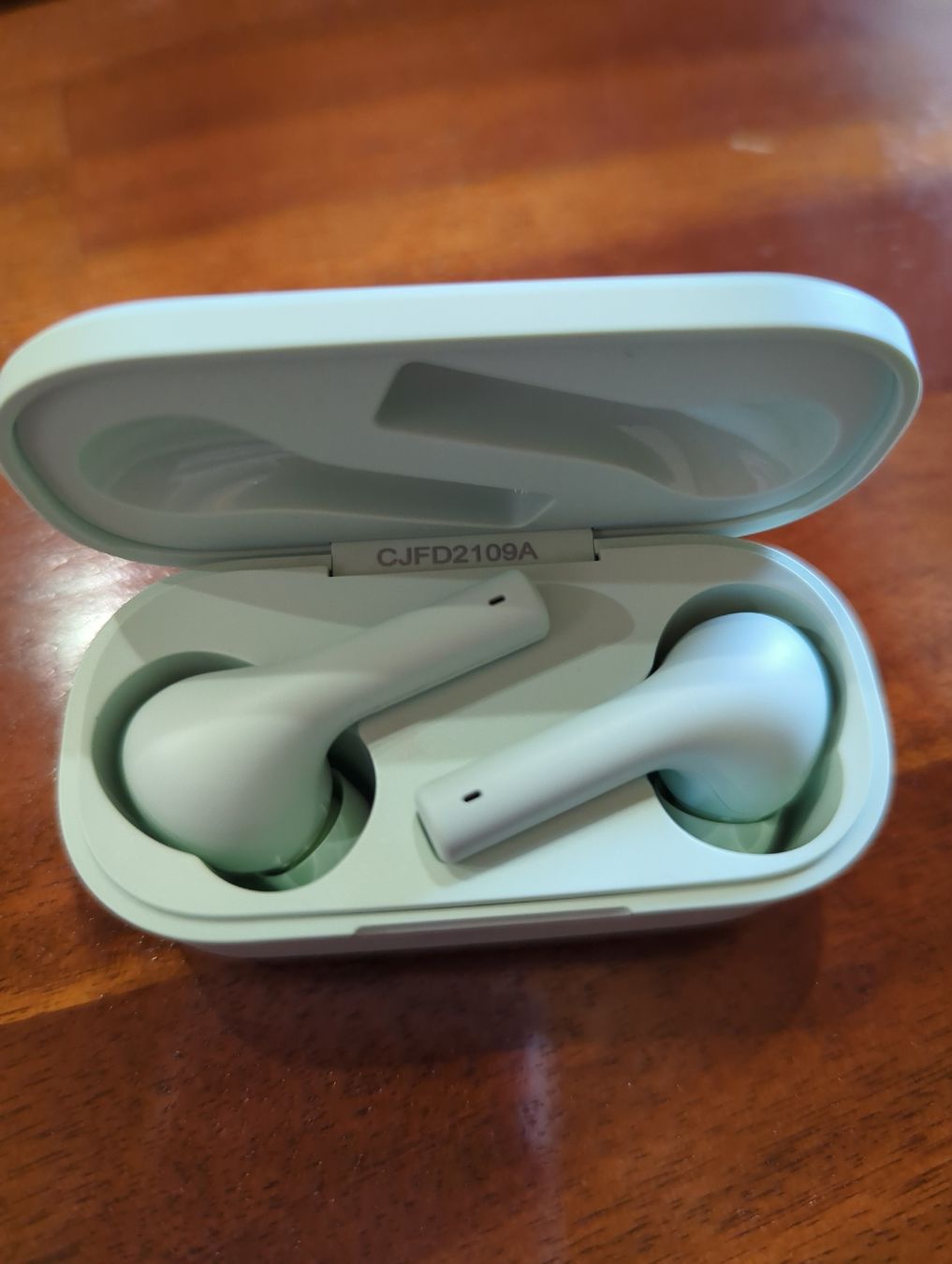 Aukey Kopfhörer: AUKEY Bluetooth Kopfhörer in türkis mit Ladestation – Neu (gemäss Beschreibung) aus Neuheim von sh0_gbz7 1