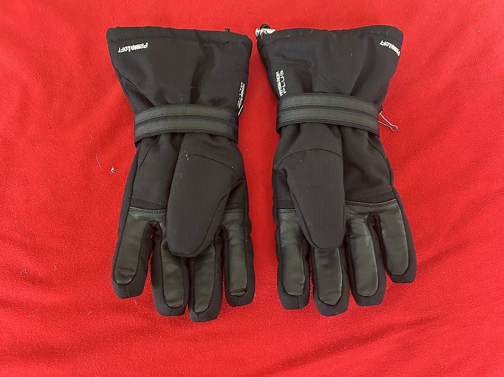 Handschuhe & Handstulpen: Winter Handschuhe schwarz NEU – Gebraucht aus Bülach von valeraffa 1