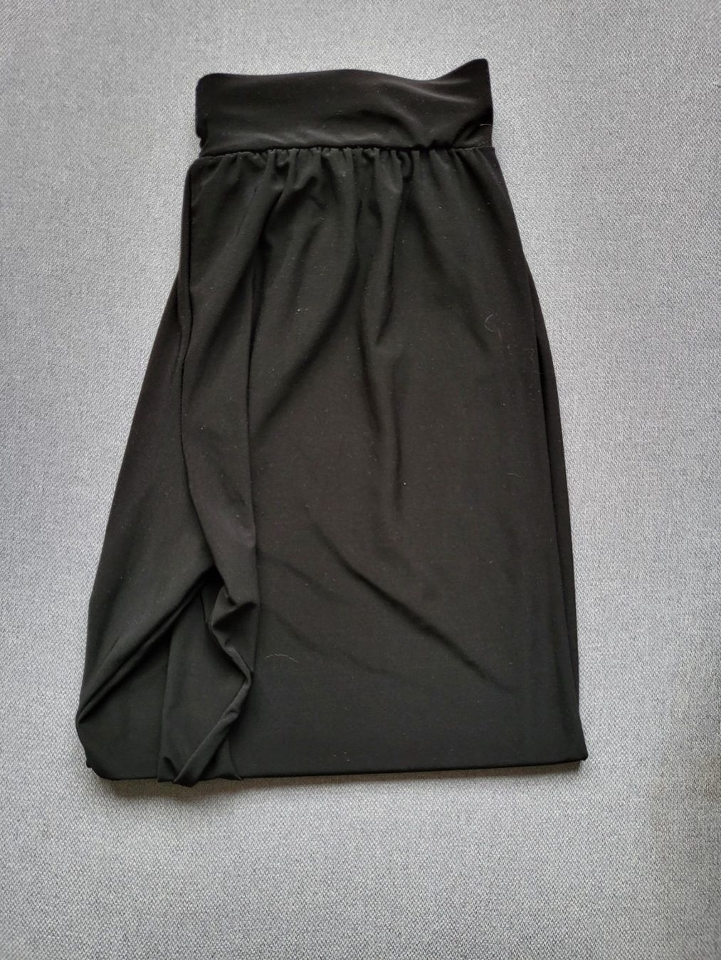 Pantaloni: Schwarze Hose – Usato da Lenk im Simmental venduto da banane50626