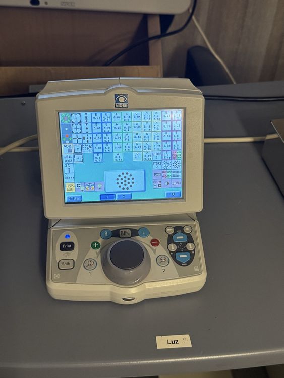 Nidek RT-3100 Phoropter mit SC-1600 Chart System, Top Zustan (Gebraucht ...