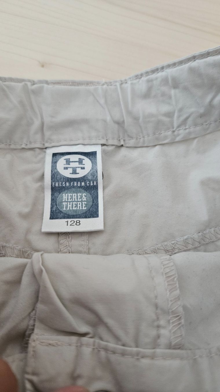 C&A Pantalons: Kurze mädchen Hose gr 128 – D'occasion à Escholzmatt par _die_Kaempferin 3