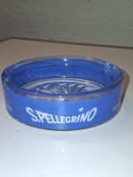 Original S.Pellegrino Werbe-Aschenbecher aus blauem Glas.