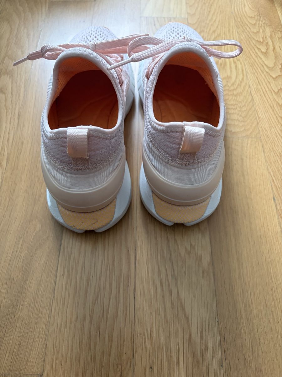 Under Armour Chaussures femmes: Basket Under Armour 37.5 – D'occasion à Dully par CELINE.D11 2