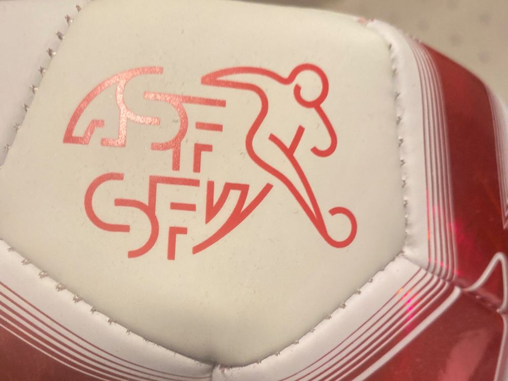 ASF SFV Ball FUSSBALL / Schweiz / signiert /🇨🇭/ NEU/OVP (Neu und ...