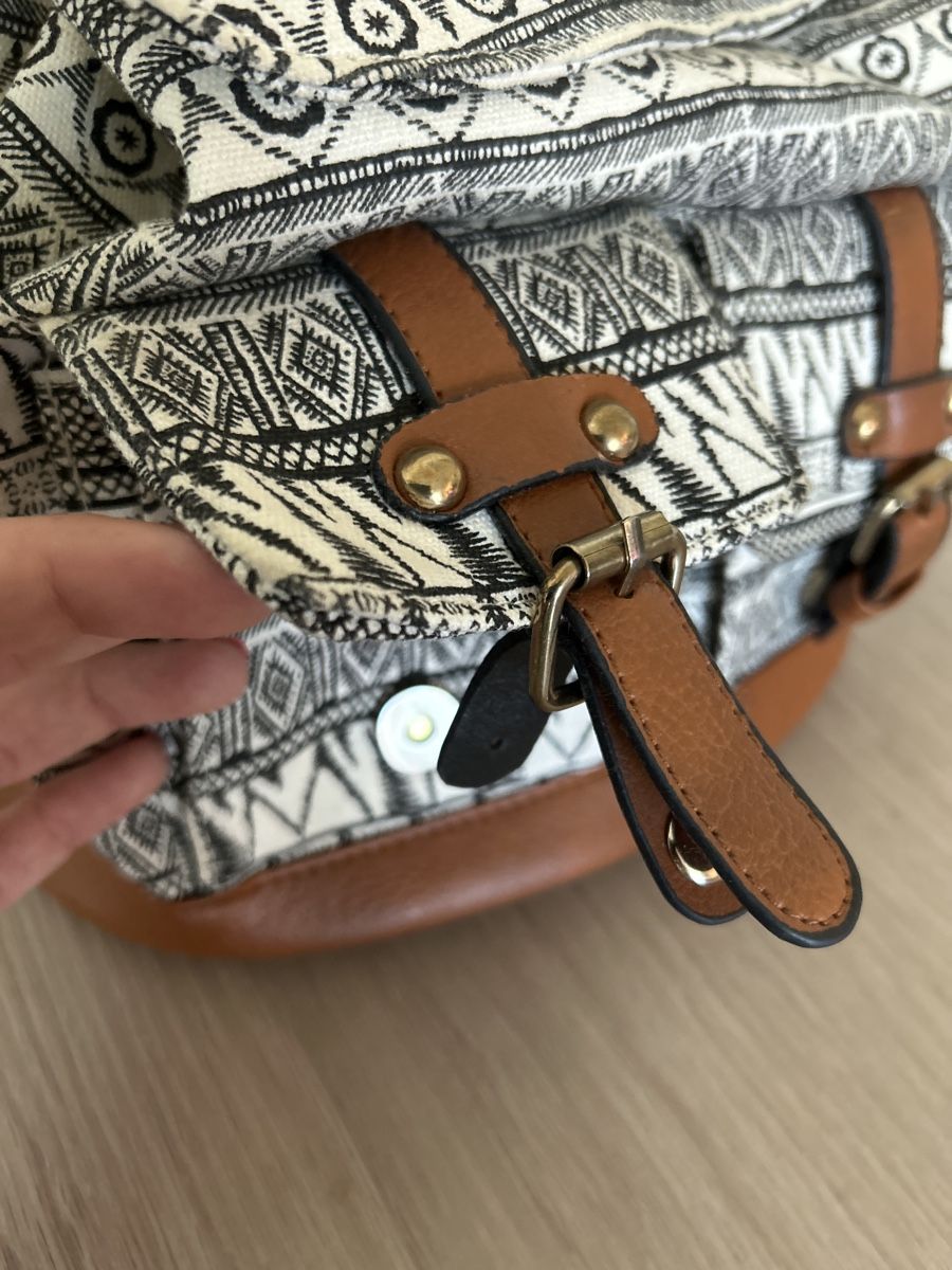 Zaini: Rucksack mit Muster + Lederdetails – Usato da St. Gallen venduto da MoMaMu12 3