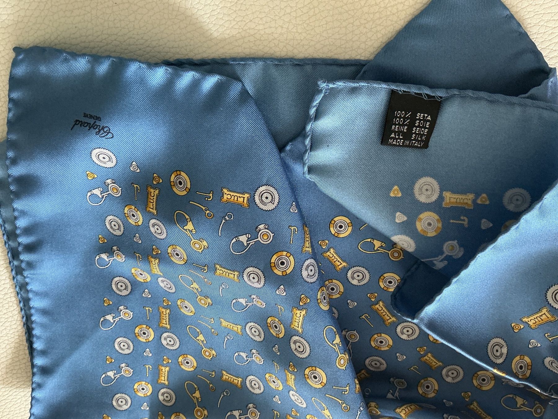 Chopard Foulards & écharpes: Chopard Seidentuch blau gemustert gebraucht – D'occasion à Wettingen par Andres54 3