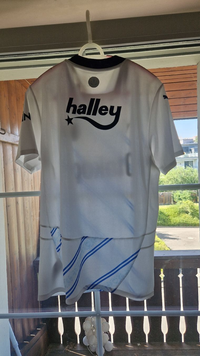 Canottiere & Pantaloni: Fenerbahce Originaltrikot Grösse M / neu – Nuovo e nell'imballaggio originale da Seengen venduto da vanTHEman17 2