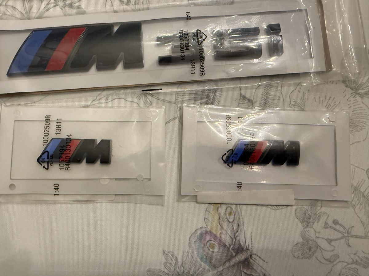 BMW Plaketten & Abzeichen: BMW Embleme Schwarz – Neu und originalverpackt aus eglisau von schmied1992 1
