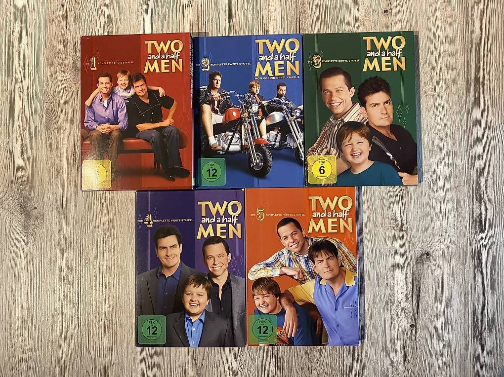 Tutti i DVDs: Two and a half men Staffeln 1-5 – Usato da Sörenberg venduto da An_bl