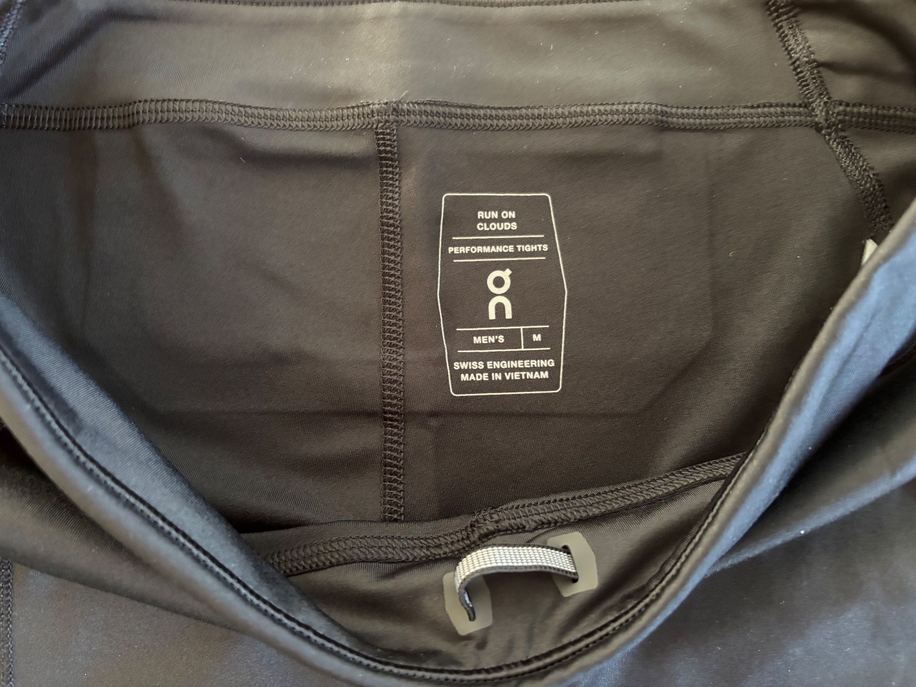 Pantaloni: ON Jogging Tights Herren M – Nuovo (secondo la descrizione) da Geuensee venduto da sonnetje 4