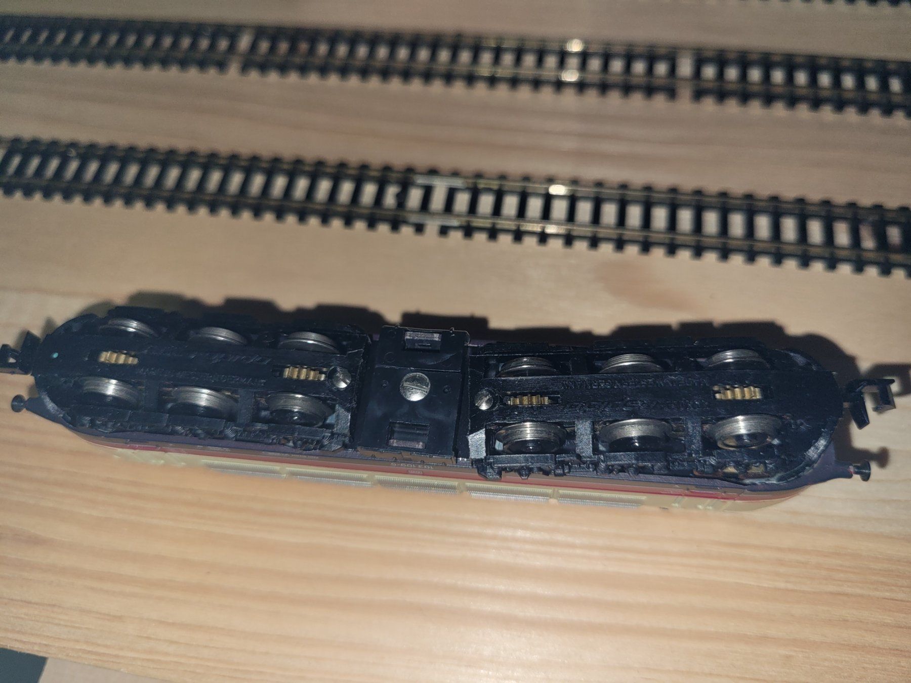 Arnold Modelleisenbahnen: Arnold N-Spur E-Lok BR 103 113-6 DB. – Gebraucht aus Gempenach von moudi60 3