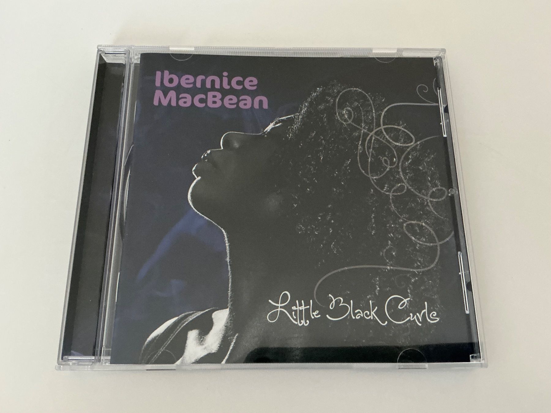 CDs: Ibernice McBean / Little Black Curls / 2013 – D'occasion à Dübendorf par Shreck