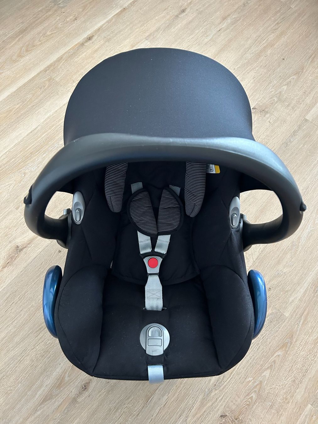 Maxi-Cosi Seggiolini per auto: Maxi Cosi Cabriofix Babyschale – Usato da Zumikon venduto da meter03 1