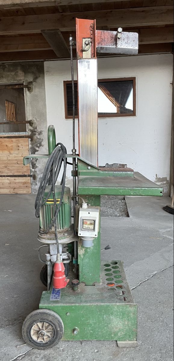 Alle Maschinen: Holzspaltmaschine – Gebraucht aus Etzelkofen von Evolution.22 1