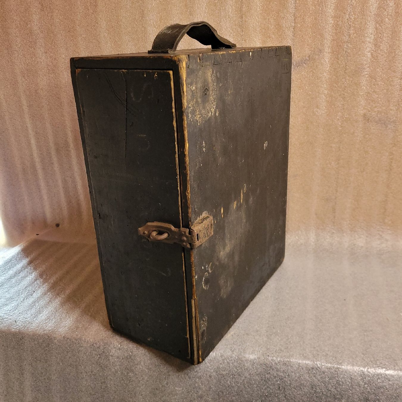 Valigie: Ancienne mallette portable H'C – Usato da Rocourt venduto da PapyCH