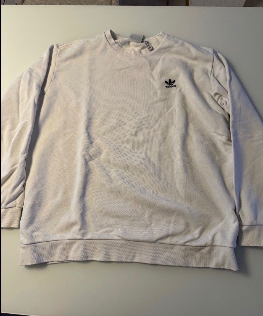 Nike Pulls & Sweat-shirts: Adidas Pullover weiss – D'occasion à Rothenthurm par Seppentoni1