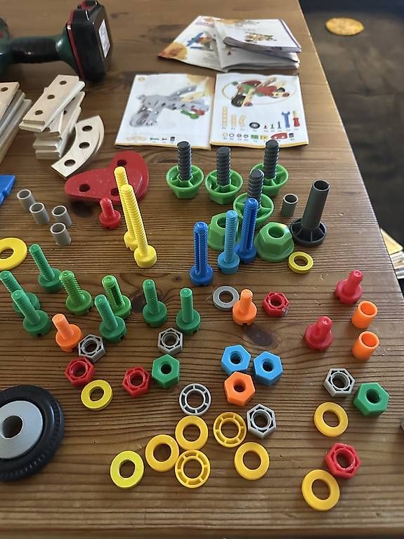 Jouets: Kinderwerkbank mit Holzkonstruktionssets – D'occasion à Eglisau par magier007 4