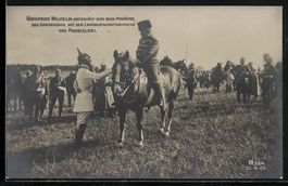 Kronprinz Wilhelm unterhält sich mit de