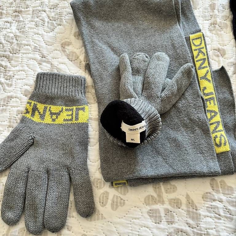 Guanti & manicotti: Kostenlos Versand / DKNY Handschuhe + Schal – Usato da Davos Platz venduto da Davos.SB 1
