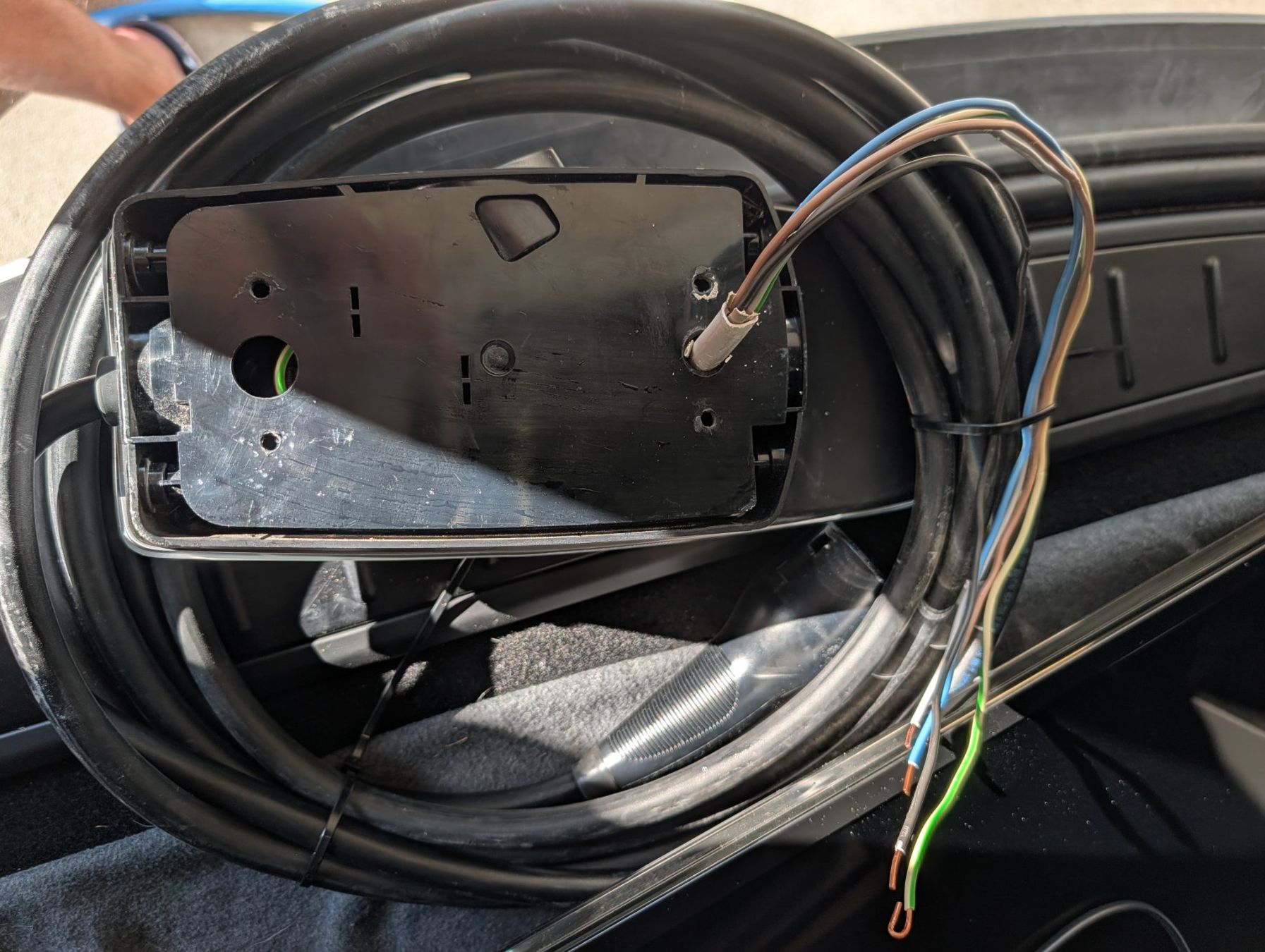 Tesla Batterie-Ladegeräte: Tesla Wall Connector Gen. 2 - Ladestation – Gebraucht aus Wigoltingen von LynetteS 3