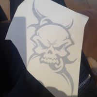 Autocollant  a poser, sticker tête de mort 23x12 cm argenté