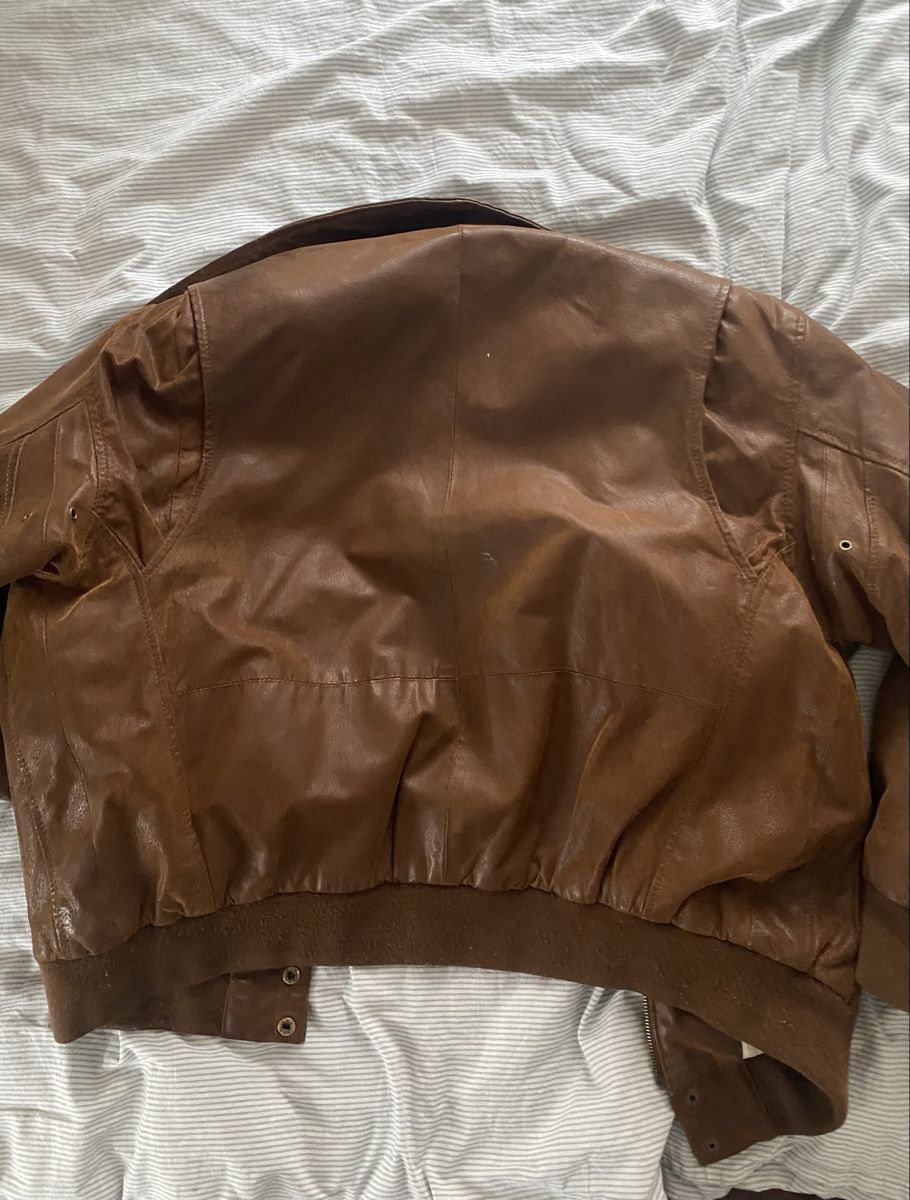 Vestes: Brown Leather Bomber Jacket Used Size L – D'occasion à St. Gallen par ali_5nm2 3