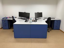 Bürotisch-Set mit Rollcontainer