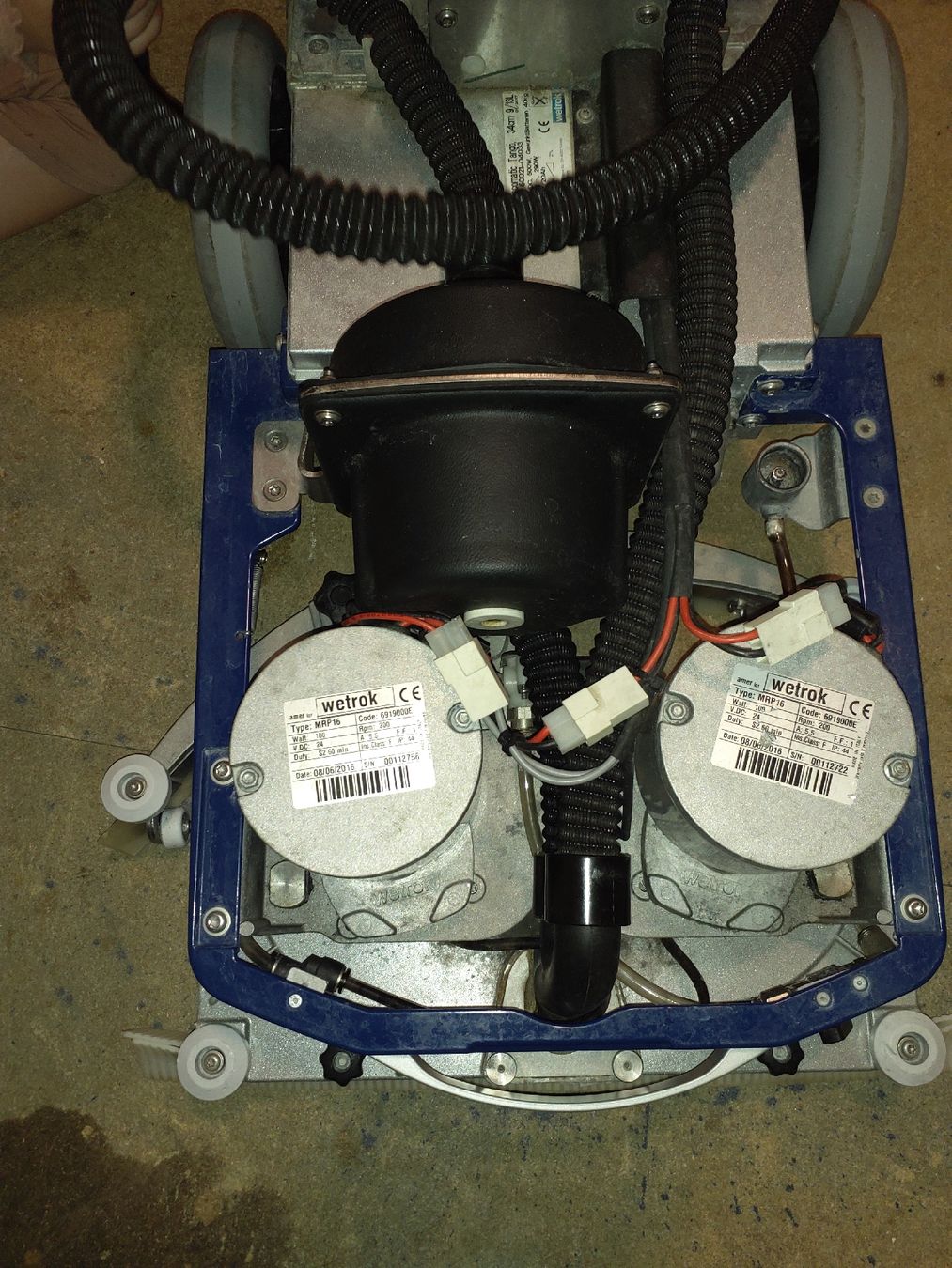 Wetrok Tutte le macchine: Wetrok Scheuersaugmaschine Typ MRF 100  – Usato da Winterthur venduto da eoneon 4