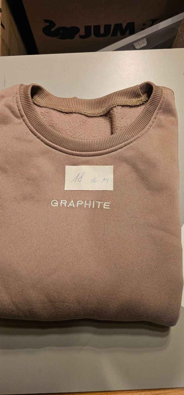 Pulls & Sweat-shirts: Pullover Graphit Grösse M guter Zustand – D'occasion à Azmoos par Jadejo 2