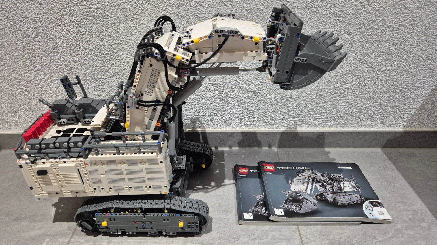 Lego Spielzeuge: Lego Technic Bagger Liebherr R 9800 mit Anleitung – Gebraucht aus Bühl BE von Sahli111