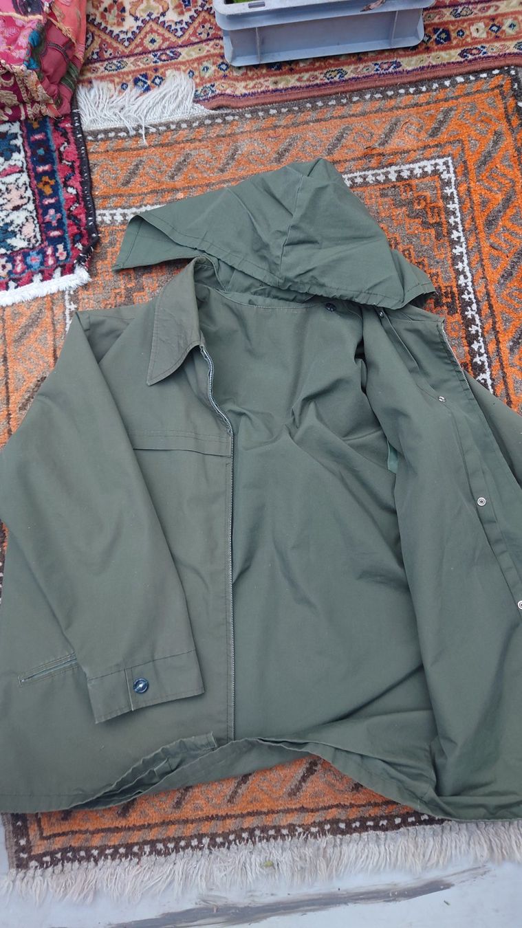 Vestes: Secondhand Jacke mit Kaputze Grösse 52 (M) – D'occasion à Wittenbach par Aberanders 4