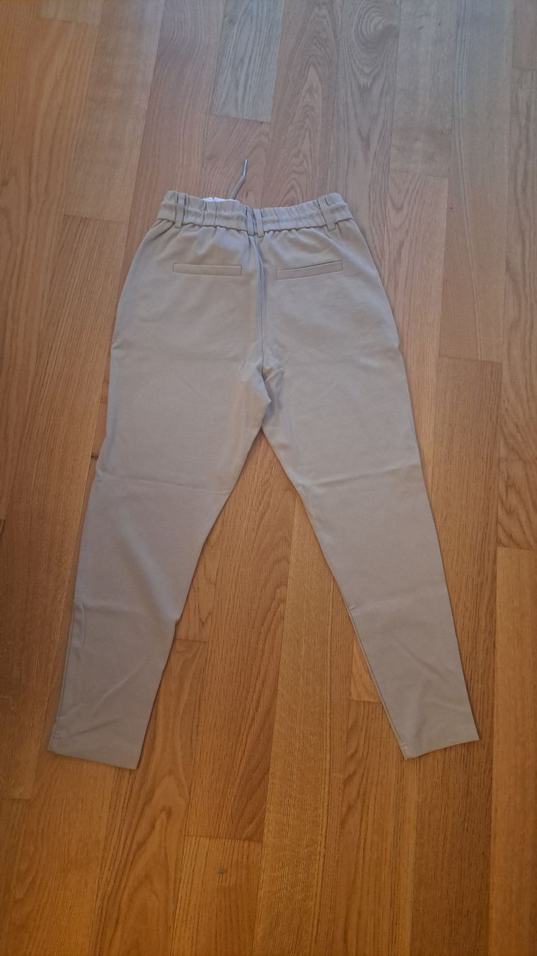 Only Pantaloni: ONLY Hose in Beige – Usato da Seengen venduto da ja6_65wp 2