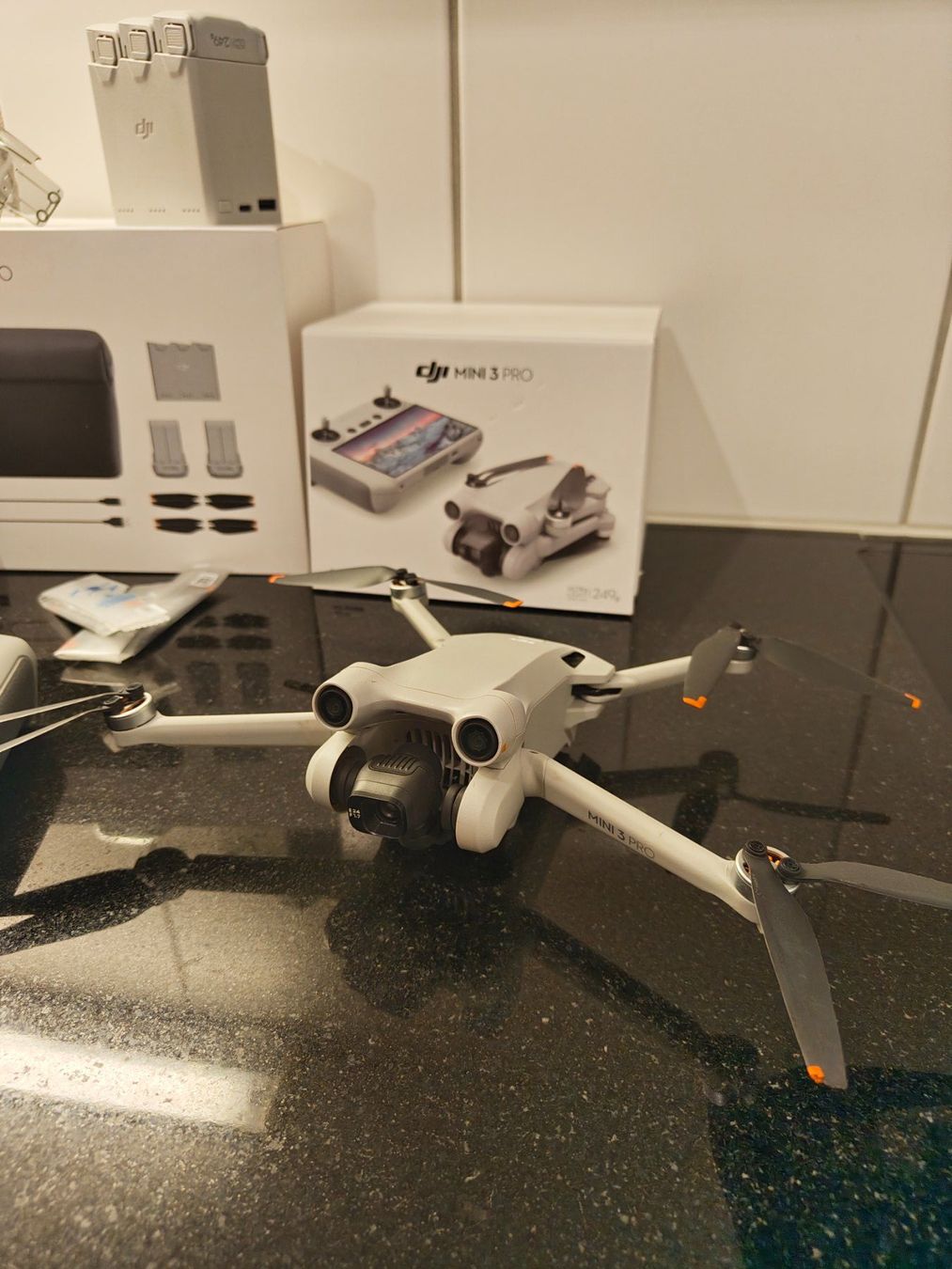 DJI Modellismo RC: DJI Mini 3 Pro mit Fly more Combo Paket – Usato da Beringen venduto da sharue 1