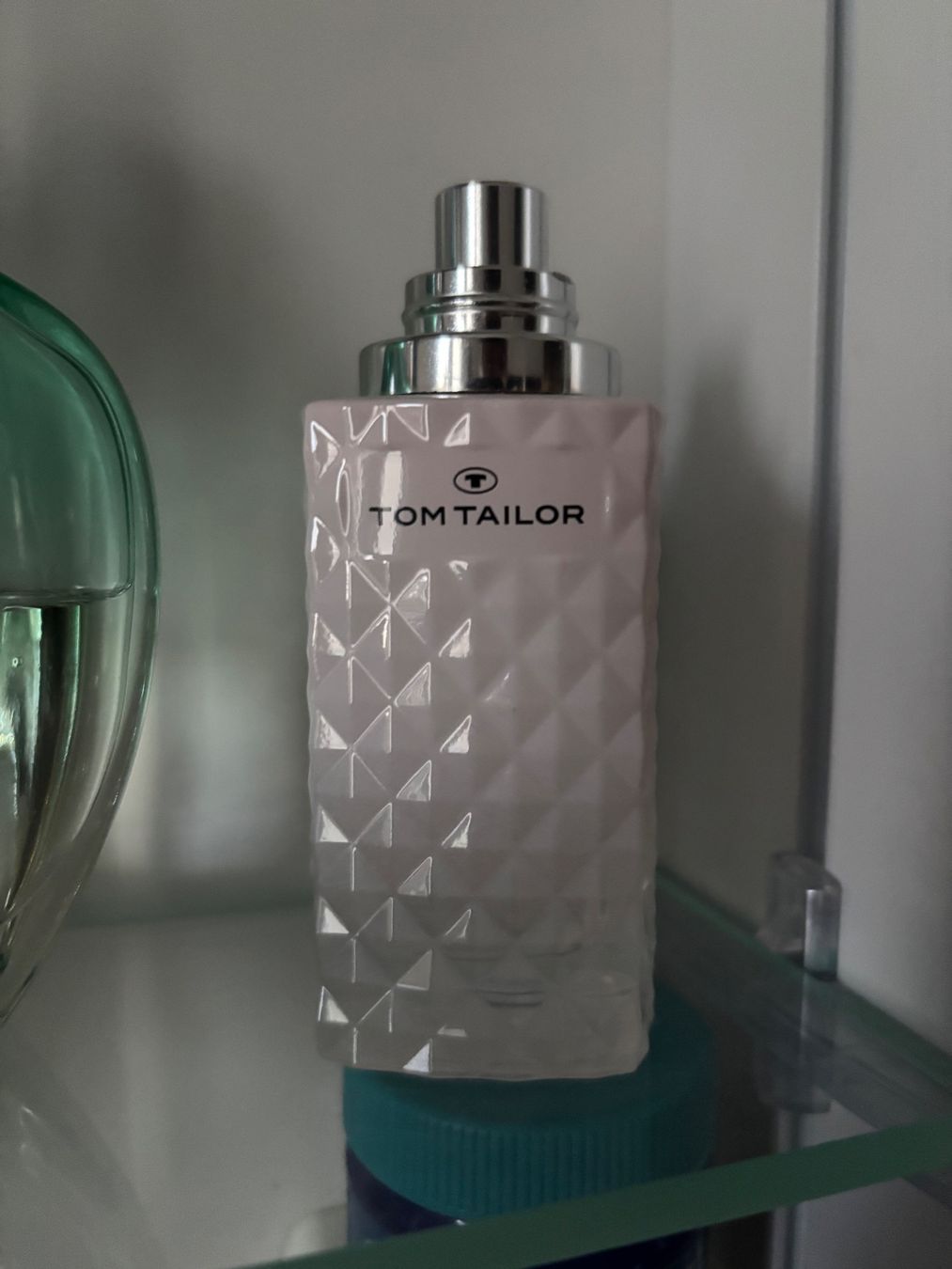 Profumi & Eau de Toilette: Tom Tailor Damenduft, kaum gebraucht, 50ml – Nuovo (secondo la descrizione) da Weissbad venduto da Bausely 1