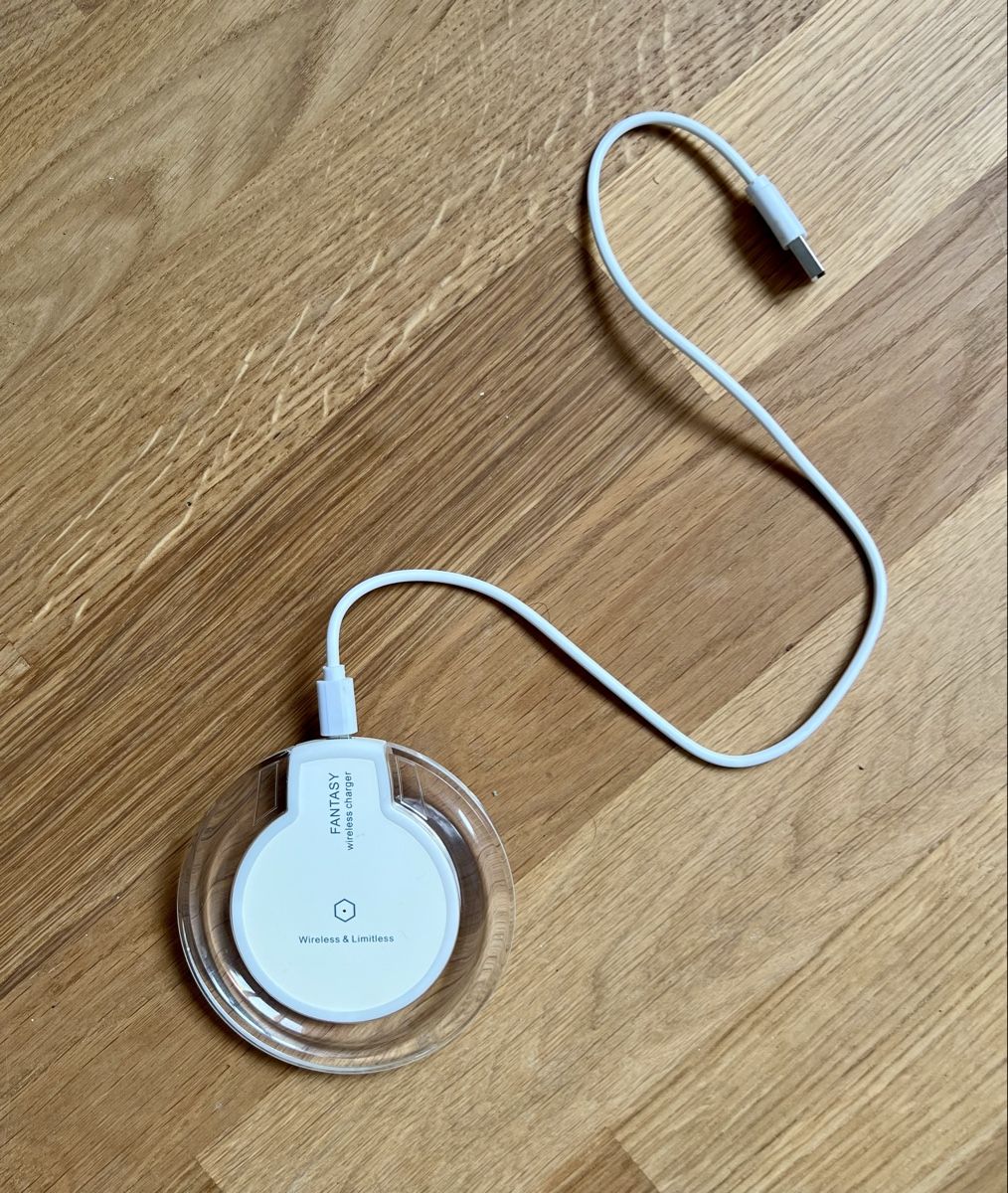 Caricabatterie: Fantasy Wireless Charger Ladegerät – Usato da Inwil venduto da TheSwissEagle