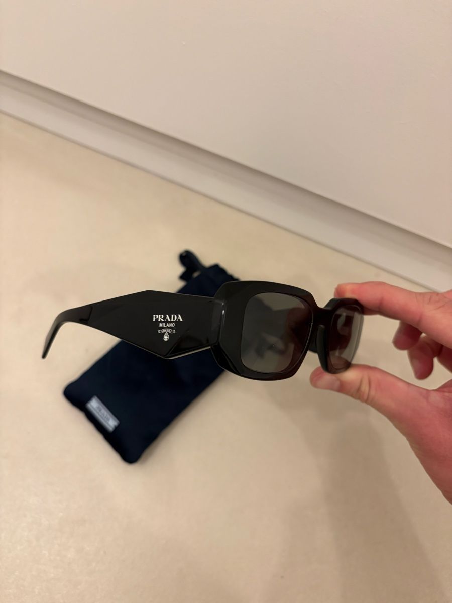 Prada Lunettes & Verres: Prada Sonnenbrille – D'occasion à St. Gallen par senste 1