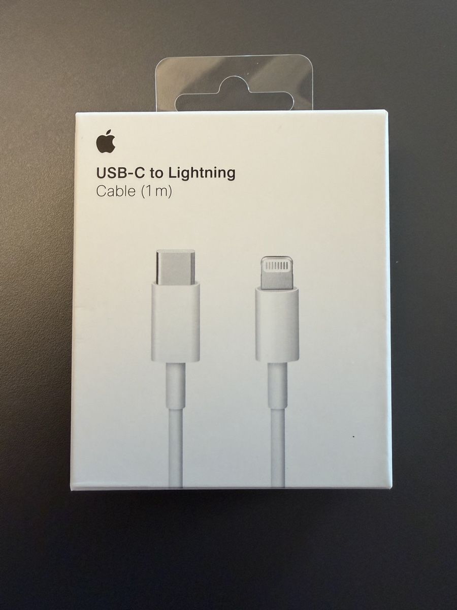 Apple Câbles: Original Câble USB-C vers Lightning Apple 1m neuf! – Neuf avec emballage d'origine à Vuisternens-Ogoz par PhilDr