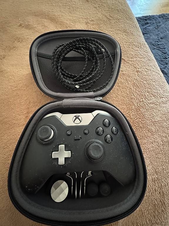 Manettes: Xbox Controller edge  – D'occasion à Basel par Geboten
