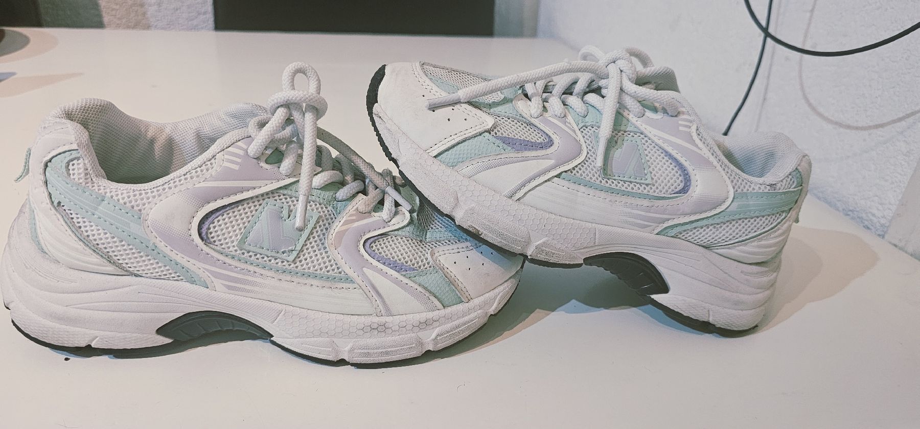 Chaussures femmes: Women's Trainers - 37 – D'occasion à Rorschach par Alles_9.90
