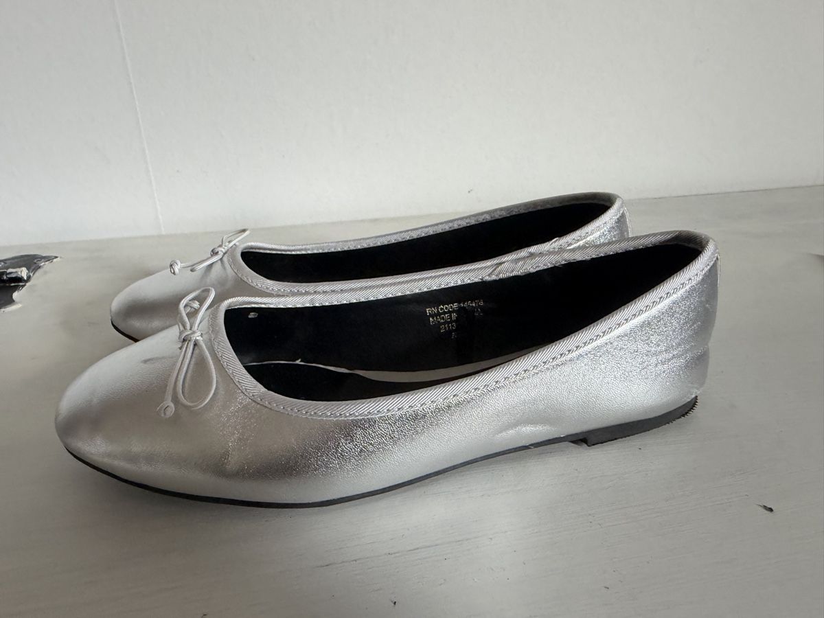 Primark Chaussures femmes: Ballerines argent mises 1x taille 37  – Neuf (Voir description) à Dombresson par feline_ne 2